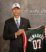 多米体育全站app-字母哥打爆雷霆内线