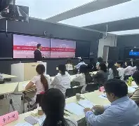 竞技赛场上明争暗斗,场下气氛紧张怎么形容
